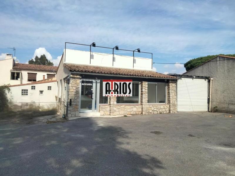 Local d'activité / Entrepôt - 109 m²