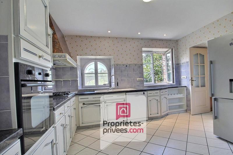 Maison - 210 m² - 6 pièces