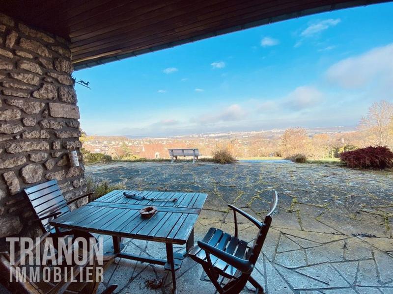 Maison - 290 m² - 9 pièces