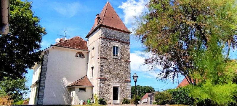 Maison - 240 m² - 10 pièces