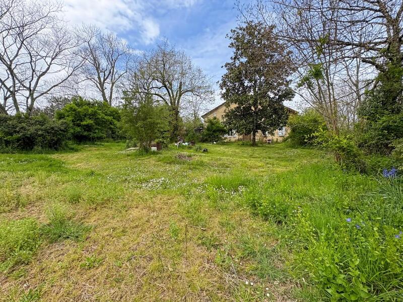 Maison - 220 m² - 6 pièces