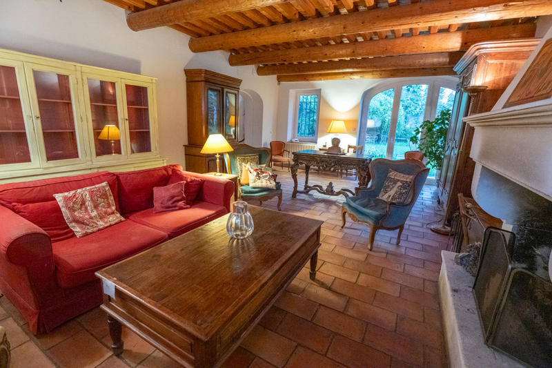 Maison - 240 m² - 7 pièces