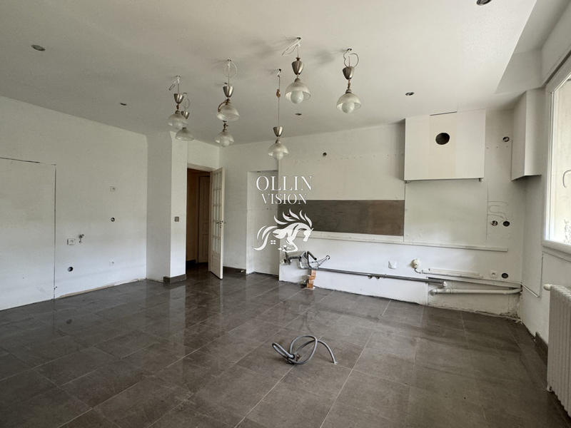 Villa - 600 m² - 16 pièces