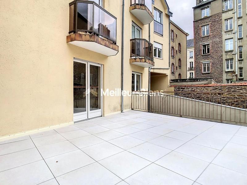 Appartement ancien - 80 m² - 3 pièces