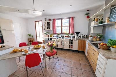 Maison - 204 m² - 9 pièces