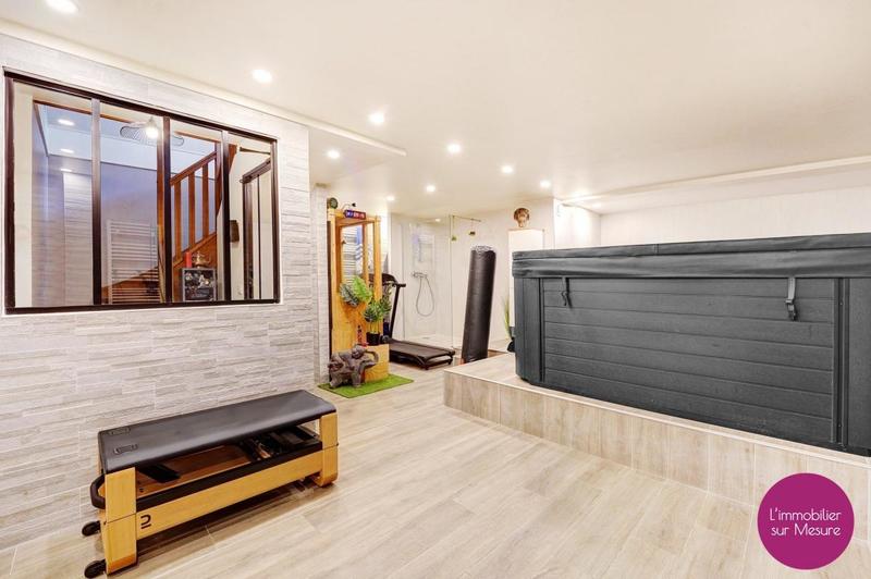 Maison - 170 m² - 5 pièces