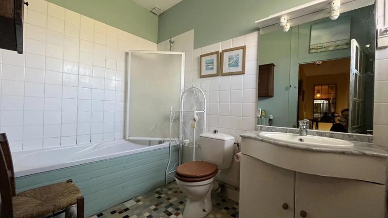 Propriété - 265 m² - 6 pièces