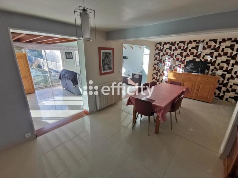 Maison - 142 m² - 7 pièces