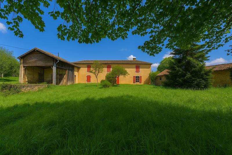 Maison - 235 m² - 8 pièces