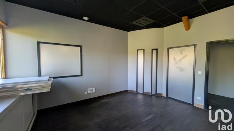 Local commercial - 304 m²