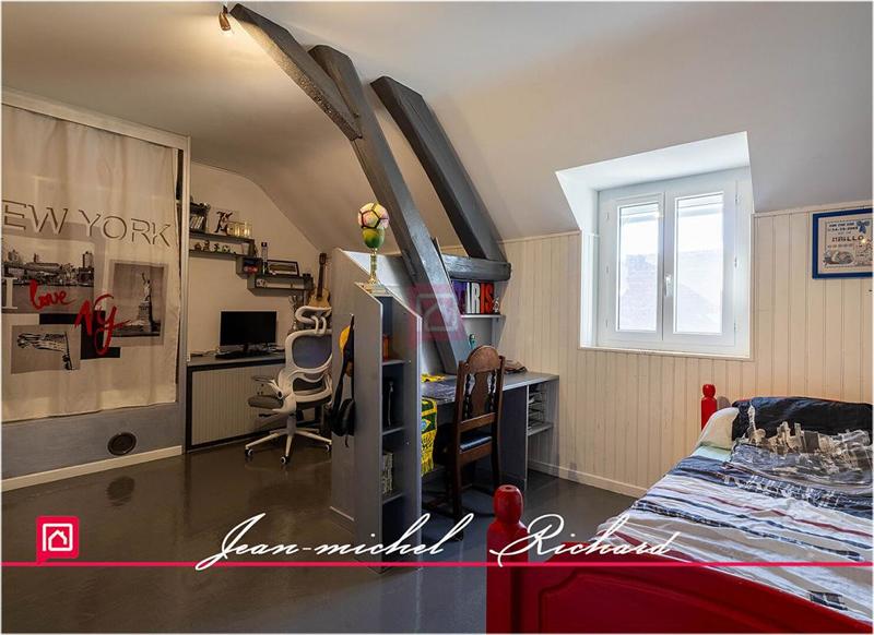 Maison - 210 m² - 8 pièces