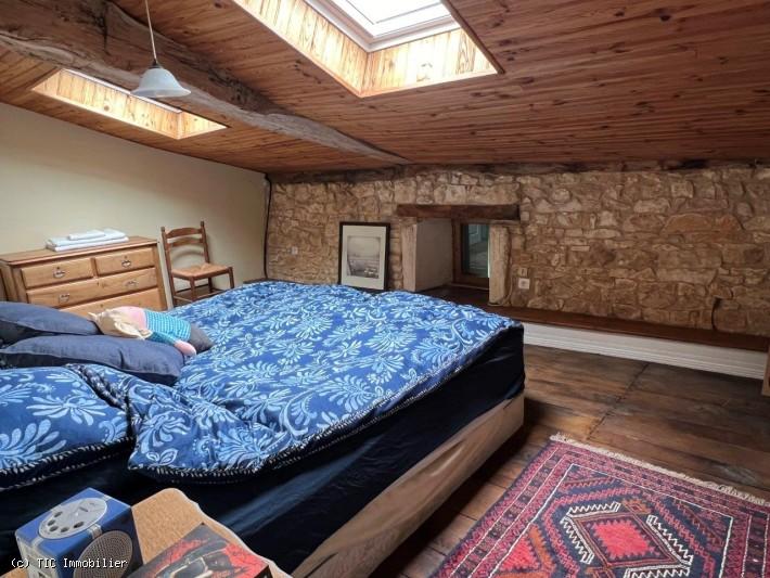 Maison - 270 m² - 11 pièces