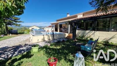 Maison - 181 m² - 5 pièces