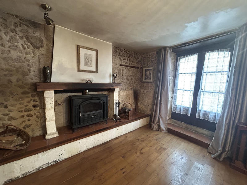 Maison en pierre - 217 m² - 6 pièces