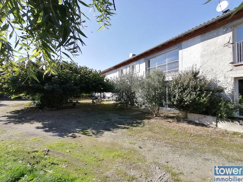 Maison - 285 m² - 9 pièces