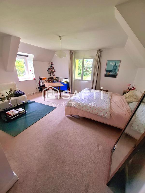 Maison - 244 m² - 10 pièces