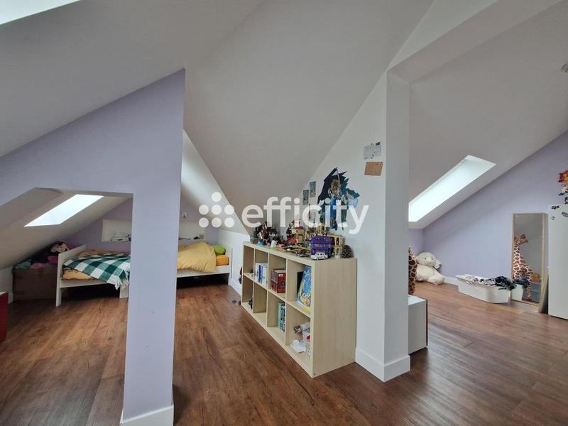 Maison - 165 m² - 8 pièces