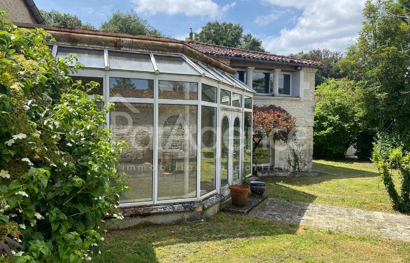 Propriété - 654 m² - 14 pièces