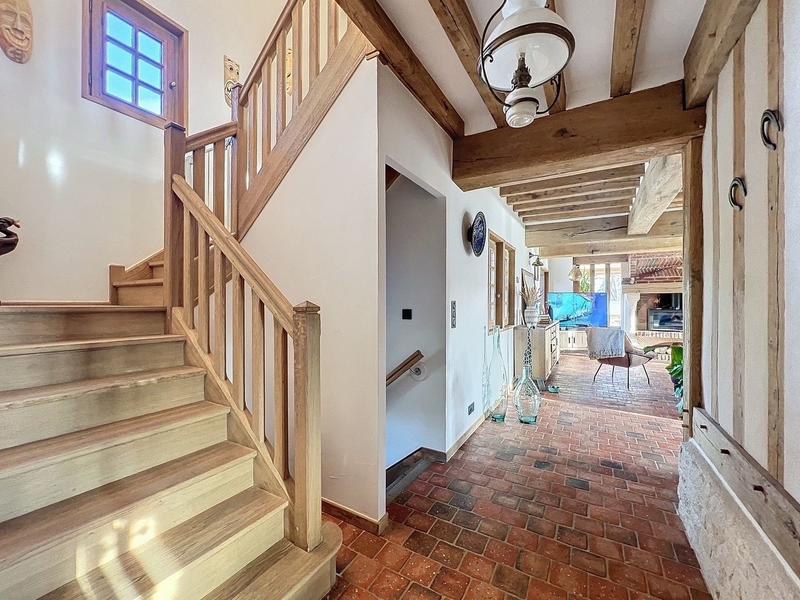 Maison - 262 m² - 6 pièces