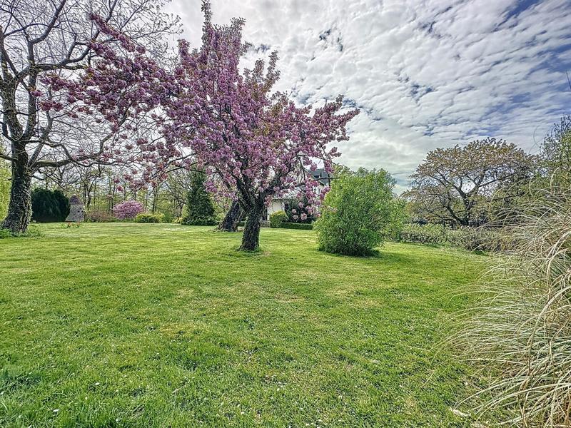 Propriété - 481 m² - 12 pièces