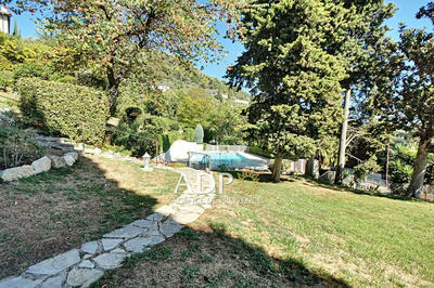 Appartement - 94 m² - 4 pièces