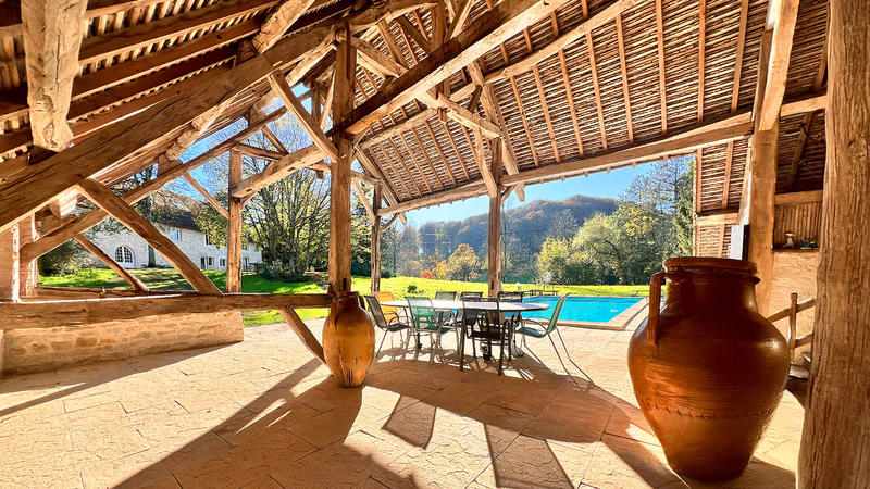 Maison - 432 m² - 10 pièces