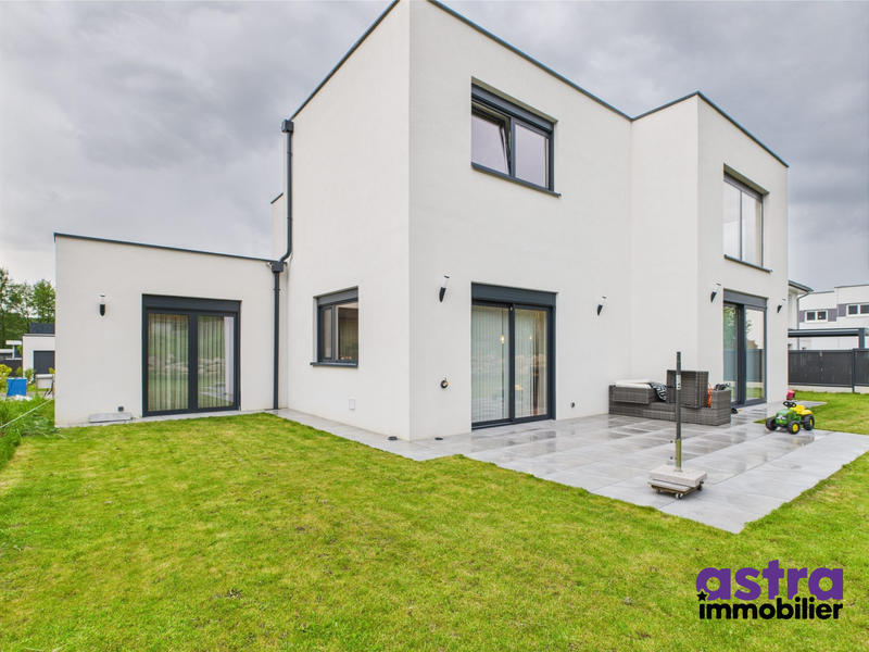 Maison contemporaine - 174 m² - 7 pièces