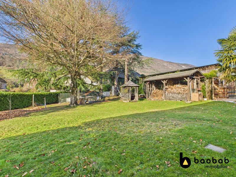 Maison traditionnelle - 240 m² - 7 pièces