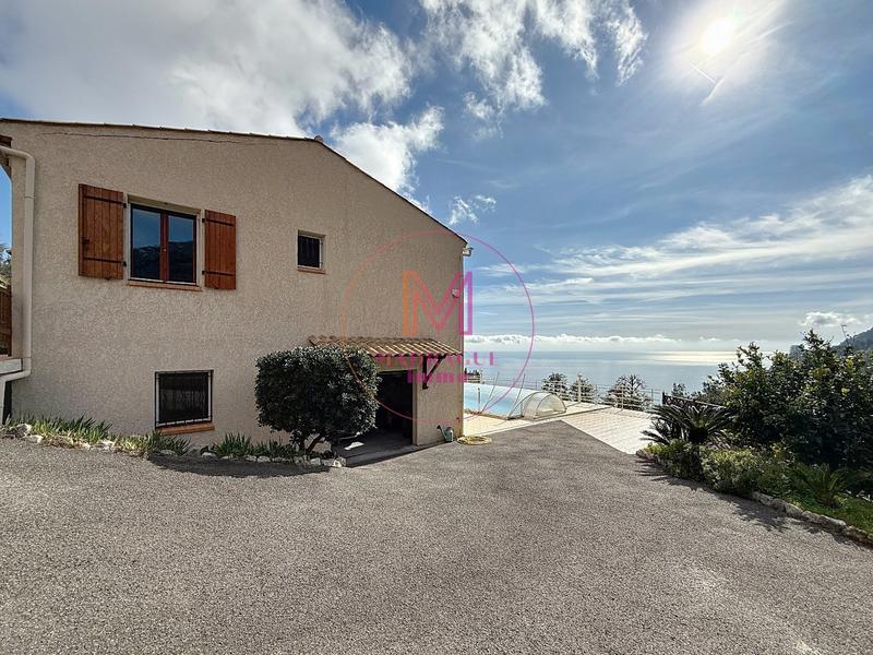 Maison - 160 m² - 5 pièces