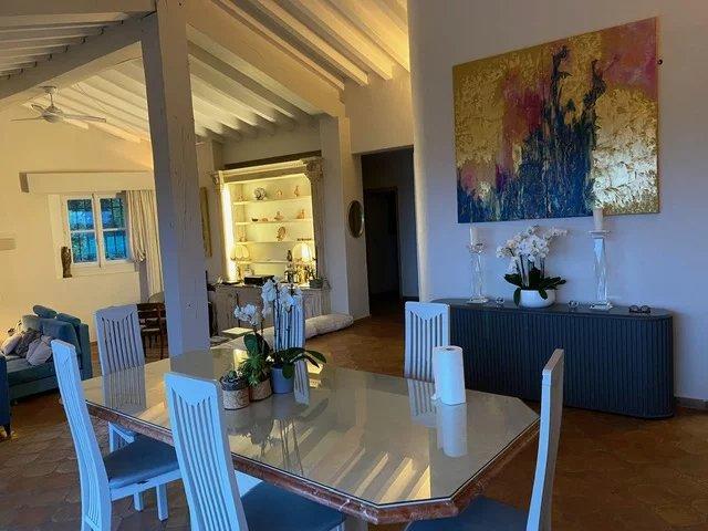 Maison - 350 m² - 8 pièces