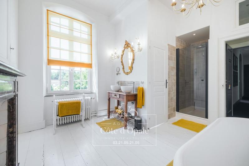 Maison - 350 m² - 8 pièces