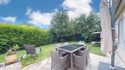 Maison - 93 m² - 5 pièces