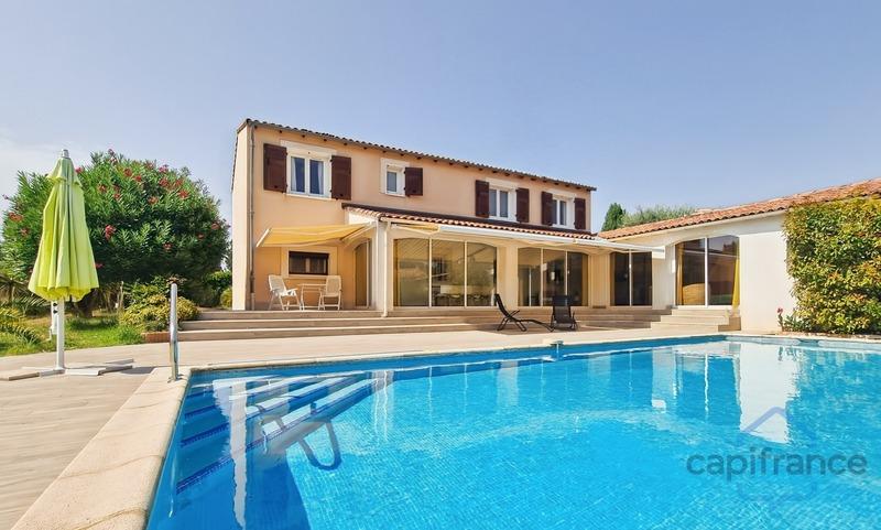 Maison - 222 m² - 8 pièces