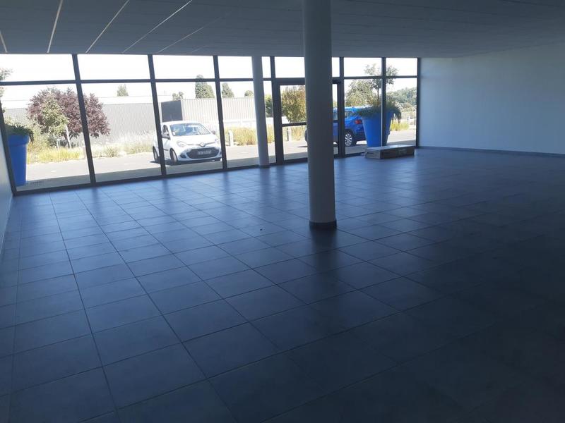 Local d'activité / Entrepôt - 130 m²