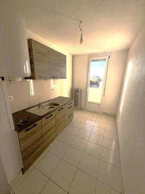 Appartement - 64 m² - 4 pièces