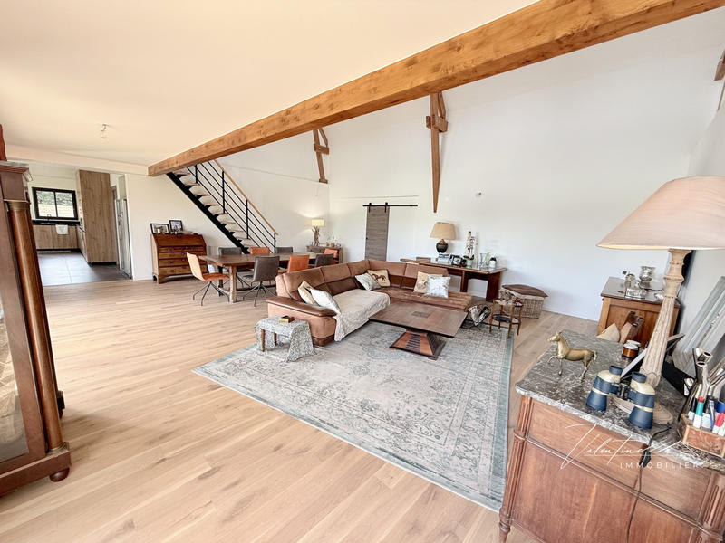 Maison - 277 m² - 8 pièces