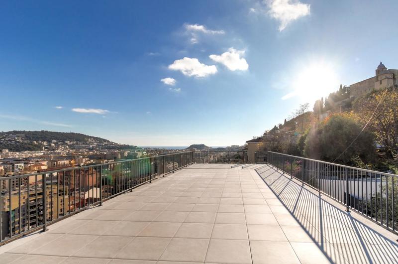 Penthouse - 77 m² - 4 pièces