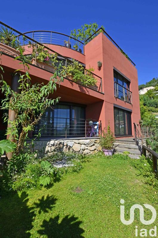 Maison de maîtres - 300 m² - 8 pièces