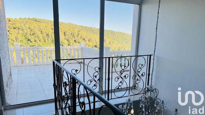 Maison - 252 m² - 7 pièces