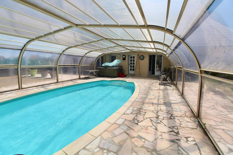 Maison - 210 m² - 7 pièces