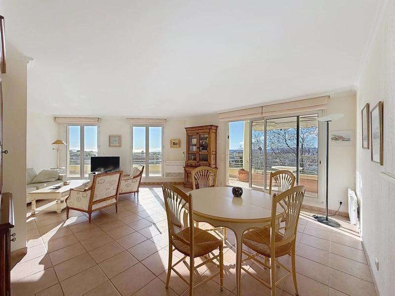 Appartement - 82 m² - 3 pièces