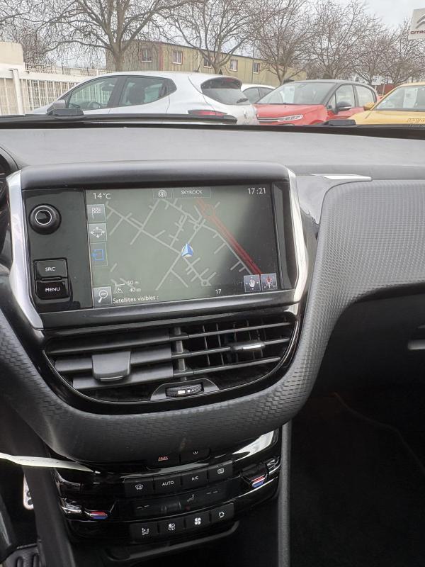 Peugeot 2008 110cv Crossway Bvm5 / Toit Panoramique/ Camera de Recul