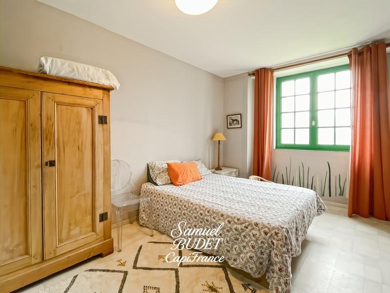 Maison - 245 m² - 7 pièces