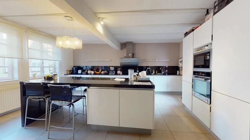 Demeure - 650 m² - 20 pièces