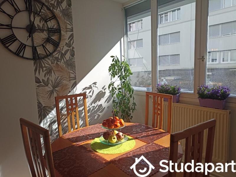 Chambre - 14 m² - 1 pièce