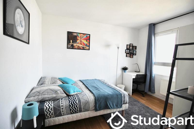 Chambre - 11 m² - 1 pièce