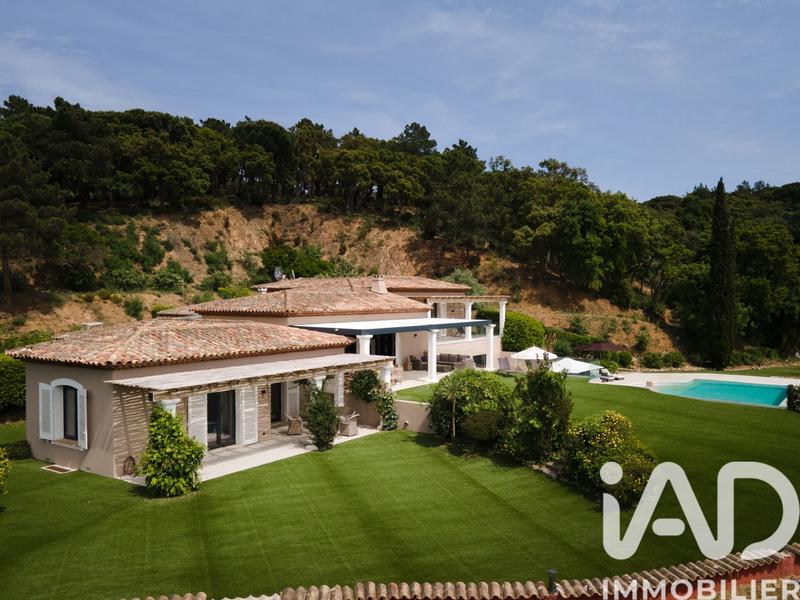 Maison - 370 m² - 7 pièces