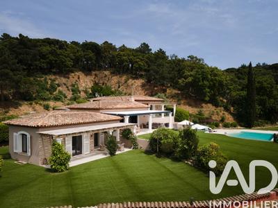 Maison - 370 m² - 7 pièces