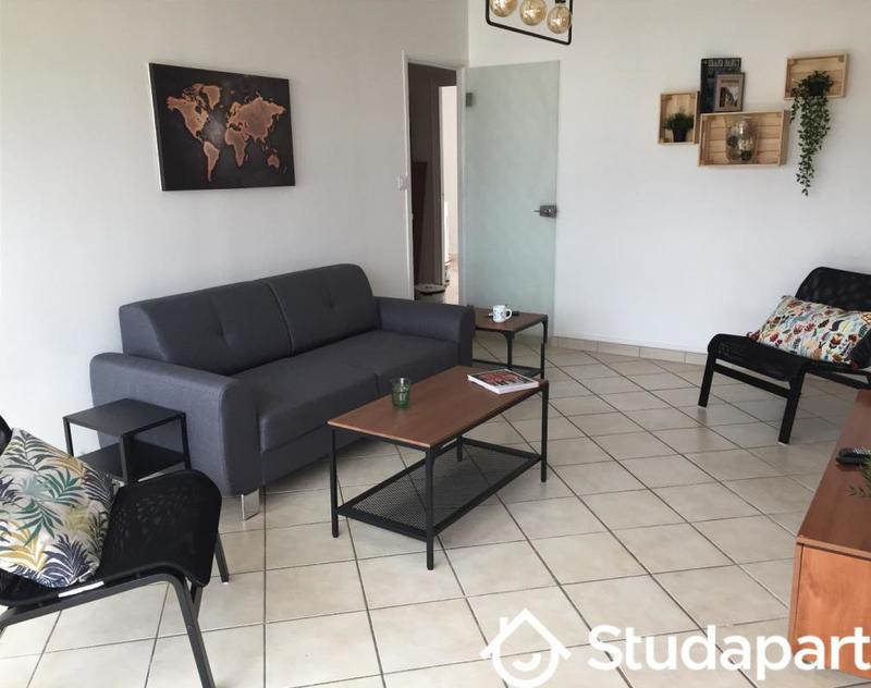 Chambre - 9 m² - 1 pièce