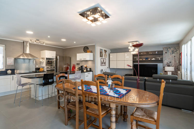 Villa - 300 m² - 9 pièces